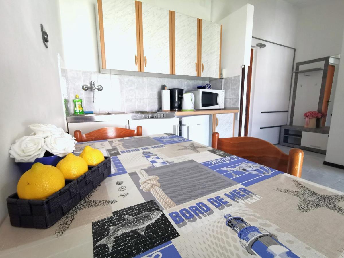 Apartmani Andrea プーラ エクステリア 写真