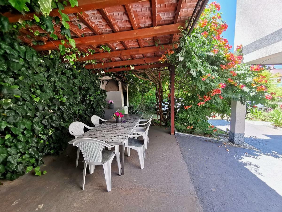 Apartmani Andrea プーラ エクステリア 写真